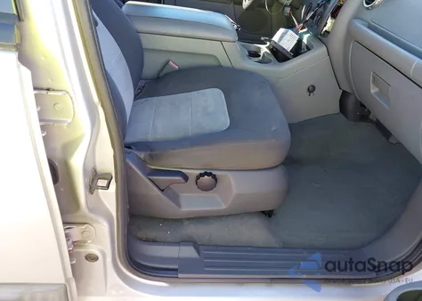 2004 Ford Expedition Xlt z USA, uszkodzony, nr VIN 1FMRU15WX4LA99182